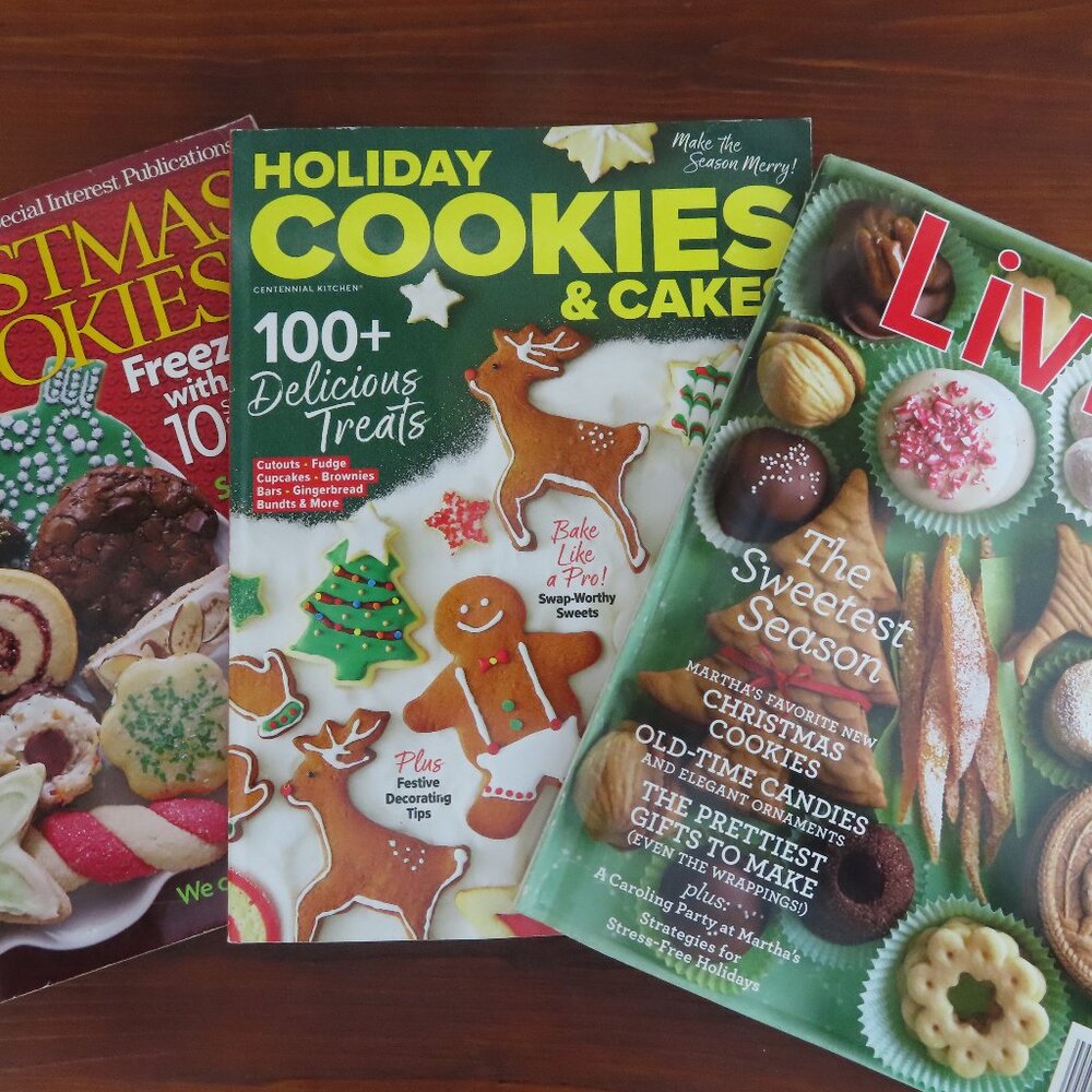 Lot of 3 Christmas Cookies & Cakes Theme Special Editions